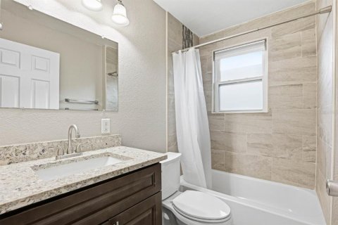 Villa ou maison à louer à Tampa, Floride: 3 chambres, 118.82 m2 № 2096307 - photo 12
