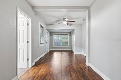 Villa ou maison à louer à Tampa, Floride: 3 chambres, 118.82 m2 № 2096307 - photo 13