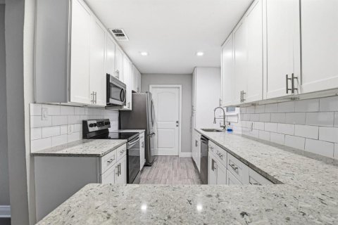 Villa ou maison à louer à Tampa, Floride: 3 chambres, 118.82 m2 № 2096307 - photo 10
