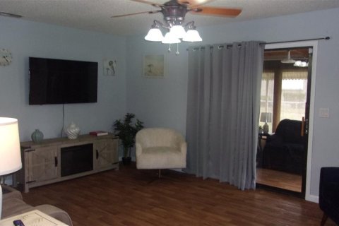House in Ocala, Florida 2 bedrooms, 80.27 sq.m. № 2379684 - photo 4