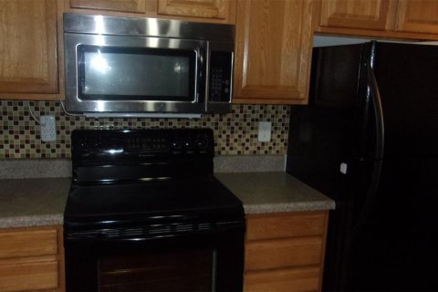 House in Ocala, Florida 2 bedrooms, 80.27 sq.m. № 2379684 - photo 6