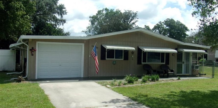 House in Ocala, Florida 2 bedrooms, 80.27 sq.m. № 2379684