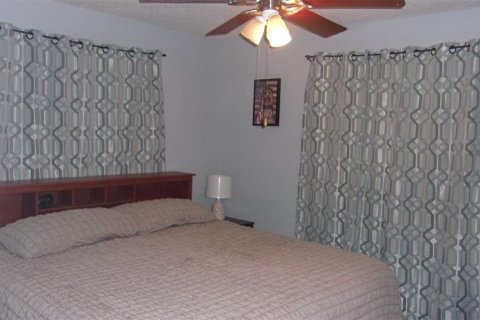 House in Ocala, Florida 2 bedrooms, 80.27 sq.m. № 2379684 - photo 9