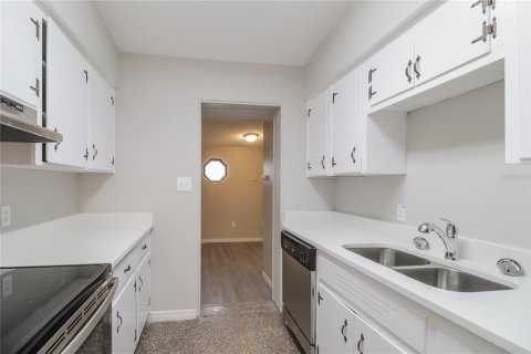 Casa en alquiler en Orlando, Florida, 3 dormitorios, 153.94 m2 № 1849737 - foto 6