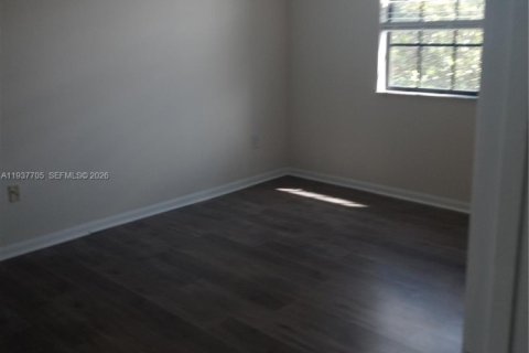 Copropriété à louer à Hollywood, Floride: 2 chambres, 104.98 m2 № 1995568 - photo 7