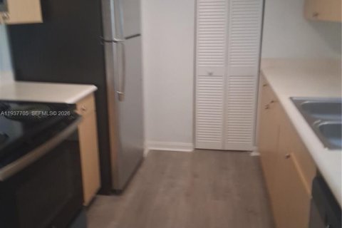 Condo in Hollywood, Florida, 2 bedrooms  № 1995568 - photo 29