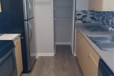 Condo in Hollywood, Florida, 2 bedrooms  № 1995568