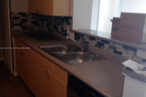 Copropriété à louer à Hollywood, Floride: 2 chambres, 104.98 m2 № 1995568 - photo 3