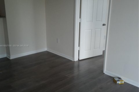 Copropriété à louer à Hollywood, Floride: 2 chambres, 104.98 m2 № 1995568 - photo 4