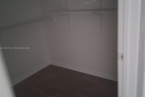 Condo in Hollywood, Florida, 2 bedrooms  № 1995568 - photo 16