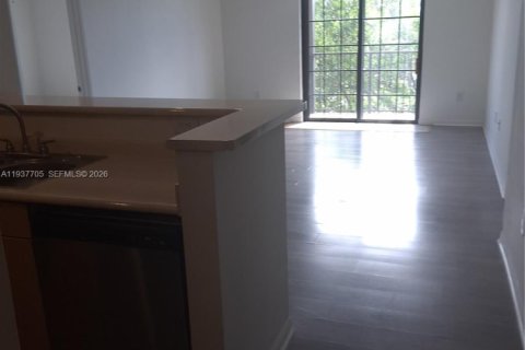 Condo in Hollywood, Florida, 2 bedrooms  № 1995568 - photo 30