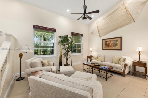 Купить виллу или дом в Майами, Флорида 4 спальни, 326.18м2, № 1961939 - фото 3
