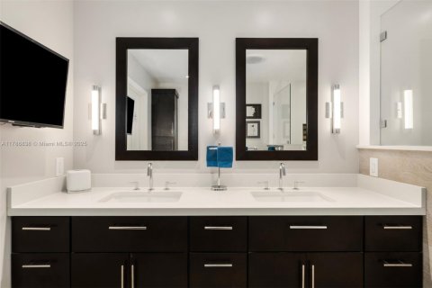Купить виллу или дом в Майами, Флорида 4 спальни, 326.18м2, № 1961939 - фото 20