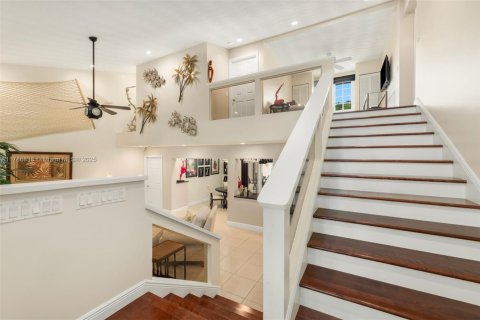 Купить виллу или дом в Майами, Флорида 4 спальни, 326.18м2, № 1961939 - фото 18