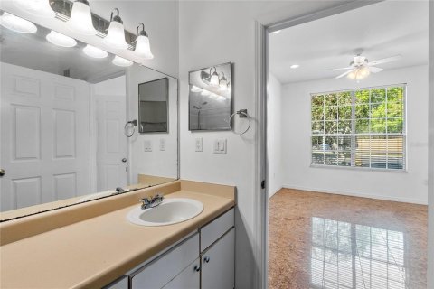 Copropriété à louer à Tampa, Floride: 2 chambres, 105.91 m2 № 2418604 - photo 5