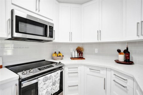 Copropriété à louer à Plantation, Floride: 2 chambres, 96.06 m2 № 1963274 - photo 10