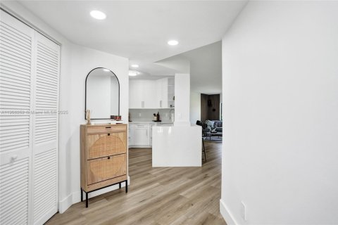 Copropriété à louer à Plantation, Floride: 2 chambres, 96.06 m2 № 1963274 - photo 4