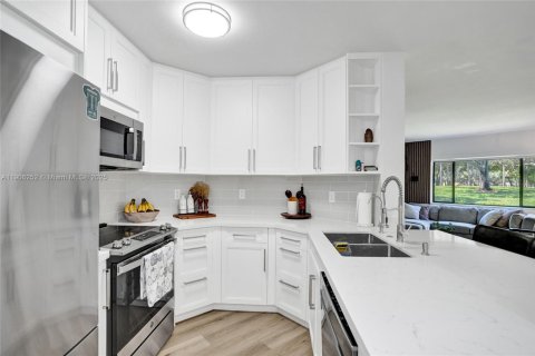 Copropriété à louer à Plantation, Floride: 2 chambres, 96.06 m2 № 1963274 - photo 8