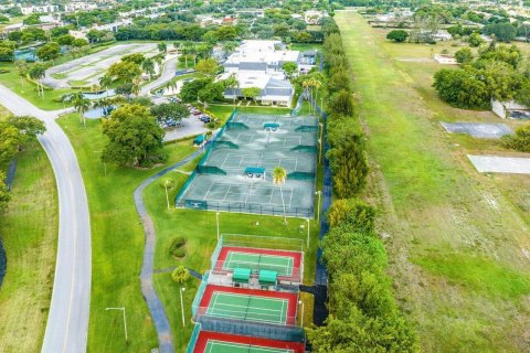 Condo in Delray Beach, Florida, 2 bedrooms  № 1208028 - photo 1