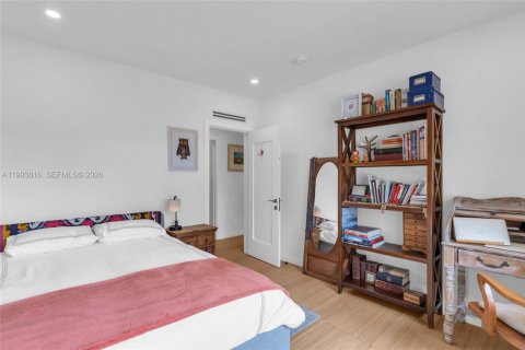 Villa ou maison à vendre à North Miami, Floride: 3 chambres, 197.05 m2 № 2056567 - photo 21