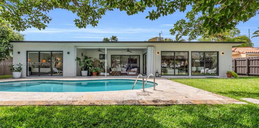 Villa ou maison à North Miami, Floride 3 chambres, 197.05 m2 № 2056567