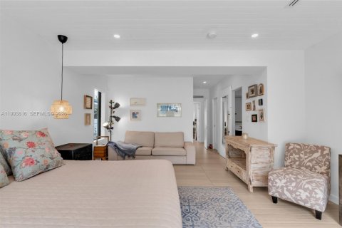 Villa ou maison à vendre à North Miami, Floride: 3 chambres, 197.05 m2 № 2056567 - photo 17