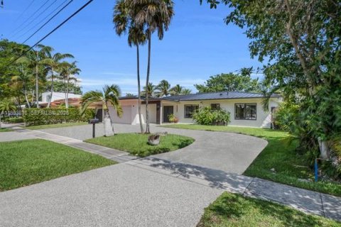 Villa ou maison à vendre à North Miami, Floride: 3 chambres, 197.05 m2 № 2056567 - photo 3