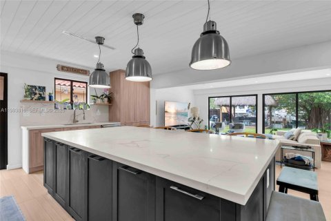 Villa ou maison à vendre à North Miami, Floride: 3 chambres, 197.05 m2 № 2056567 - photo 5