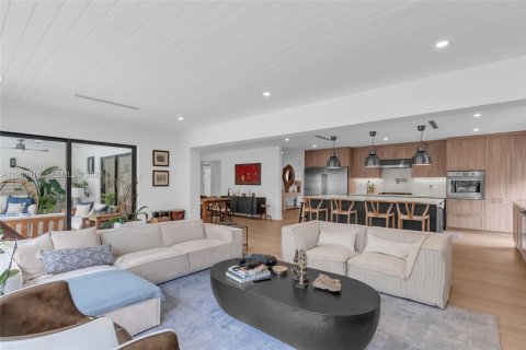 Villa ou maison à vendre à North Miami, Floride: 3 chambres, 197.05 m2 № 2056567 - photo 15