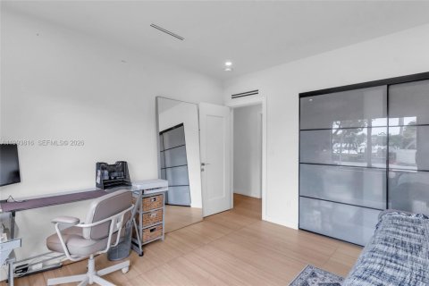 Villa ou maison à vendre à North Miami, Floride: 3 chambres, 197.05 m2 № 2056567 - photo 24