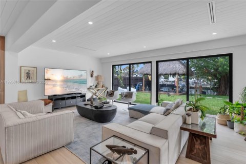 Villa ou maison à vendre à North Miami, Floride: 3 chambres, 197.05 m2 № 2056567 - photo 14