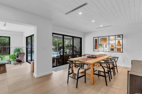 Villa ou maison à vendre à North Miami, Floride: 3 chambres, 197.05 m2 № 2056567 - photo 13