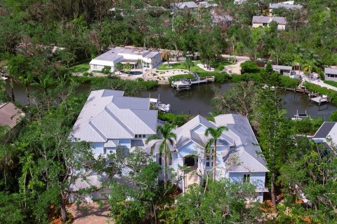Villa ou maison à vendre à Sarasota, Floride: 5 chambres, 643.63 m2 № 1686556 - photo 1