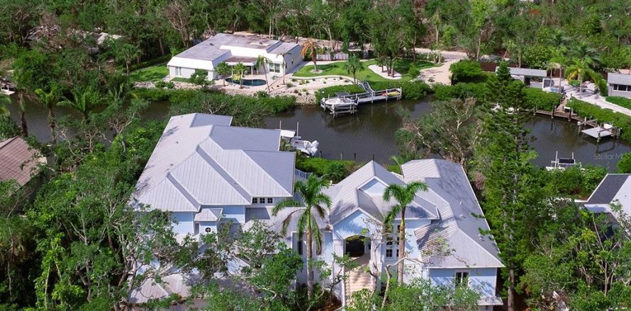 Villa ou maison à Sarasota, Floride 5 chambres, 643.63 m2 № 1686556