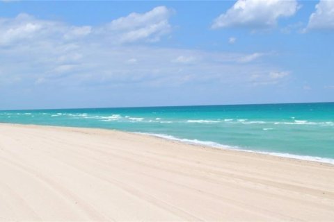 Купить кондоминиум в Норт-Майами-Бич, Флорида 1 спальня, 73.39м2, № 1955919 - фото 29