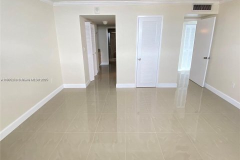 Купить кондоминиум в Норт-Майами-Бич, Флорида 1 спальня, 73.39м2, № 1955919 - фото 19