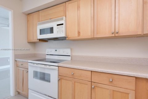 Купить кондоминиум в Норт-Майами-Бич, Флорида 1 спальня, 73.39м2, № 1955919 - фото 13