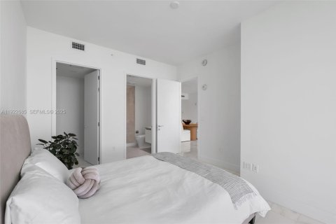 Снять в аренду кондоминиум в Майами, Флорида 2 спальни, 218.04м2, № 2082805 - фото 17