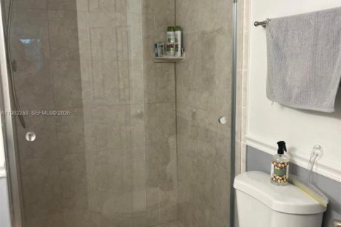 Condo in Sunrise, Florida, 2 bedrooms  № 2050013 - photo 6