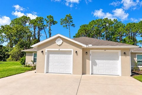 Immobilier commercial à Palm Coast, Floride 6 chambres, 225.47 m2 № 2424223