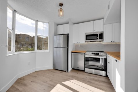 Купить таунхаус в Майами, Флорида 3 спальни, 144.93м2, № 2005721 - фото 4