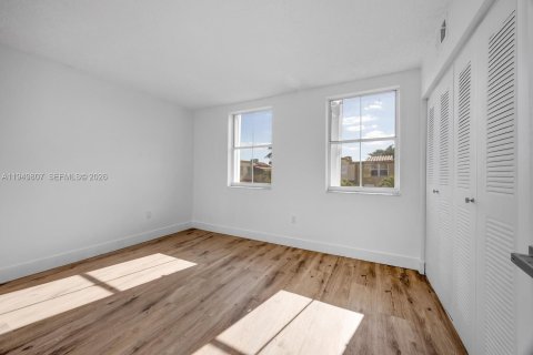 Купить таунхаус в Майами, Флорида 3 спальни, 144.93м2, № 2005721 - фото 17