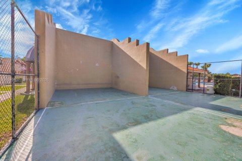 Купить таунхаус в Майами, Флорида 3 спальни, 144.93м2, № 2005721 - фото 25