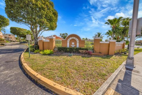 Купить таунхаус в Майами, Флорида 3 спальни, 144.93м2, № 2005721 - фото 27