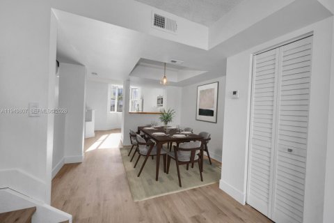 Купить таунхаус в Майами, Флорида 3 спальни, 144.93м2, № 2005721 - фото 6