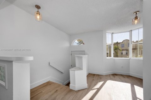 Купить таунхаус в Майами, Флорида 3 спальни, 144.93м2, № 2005721 - фото 2