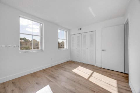 Купить таунхаус в Майами, Флорида 3 спальни, 144.93м2, № 2005721 - фото 13