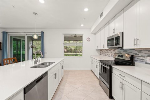House in Punta Gorda, Florida 3 bedrooms, 161.74 sq.m. № 2391604 - photo 22