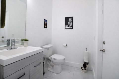 Купить виллу или дом в Майами, Флорида 4 спальни, 242.66м2, № 2060555 - фото 25