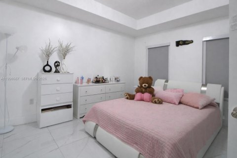 Купить виллу или дом в Майами, Флорида 4 спальни, 242.66м2, № 2060555 - фото 24